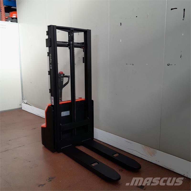 BT SHE100 Rankiniai padėklų rietuvai