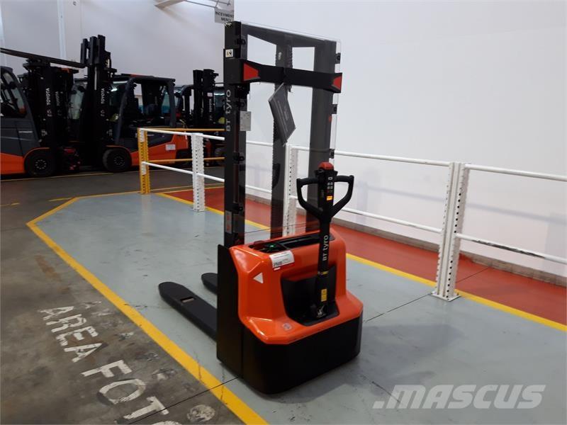 BT SHE100 Rankiniai padėklų rietuvai