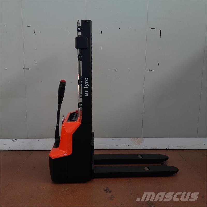 BT SHE100 Rankiniai padėklų rietuvai