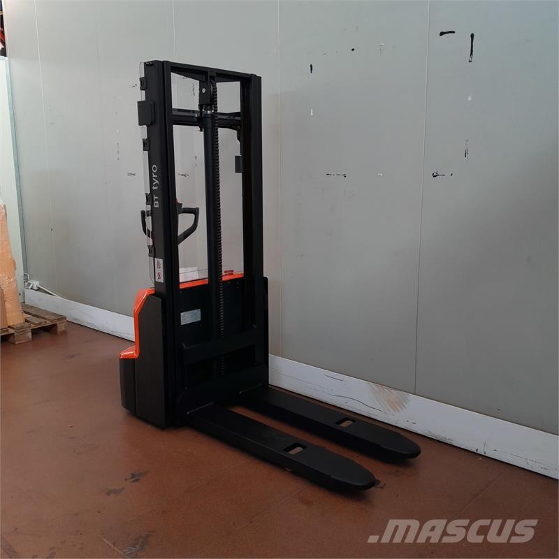 BT SHE100 Rankiniai padėklų rietuvai