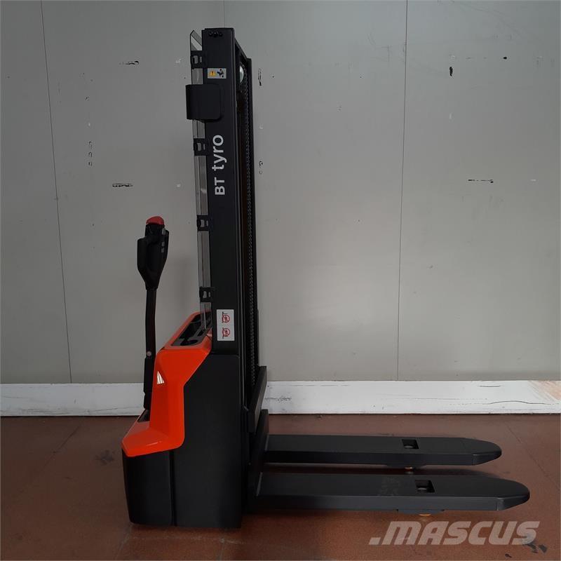 BT SHE100 Rankiniai padėklų rietuvai