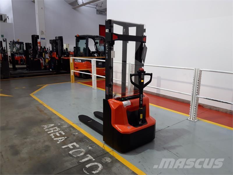 BT SHE100 Rankiniai padėklų rietuvai