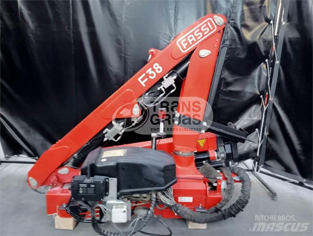Fassi F38AF Keltuvai-krautuvai