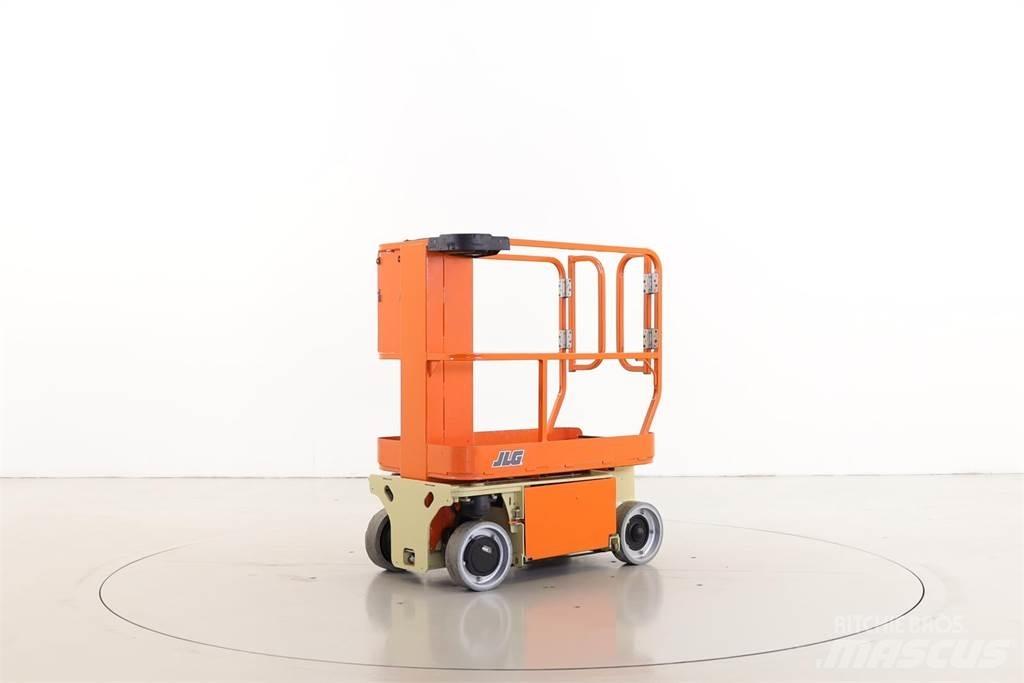 JLG 1230ES Vertikalūs stiebiniai keltuvai