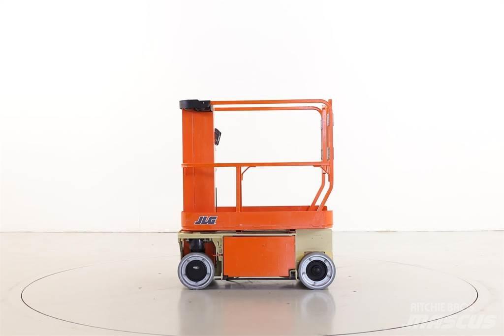 JLG 1230ES Vertikalūs stiebiniai keltuvai