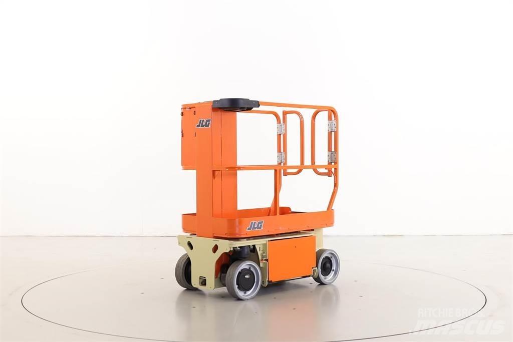 JLG 1230ES Vertikalūs stiebiniai keltuvai