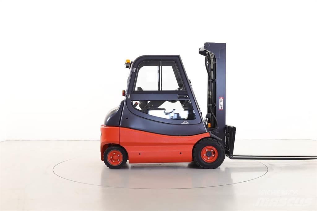 Linde E30-02/336 Elektriniai šakiniai krautuvai