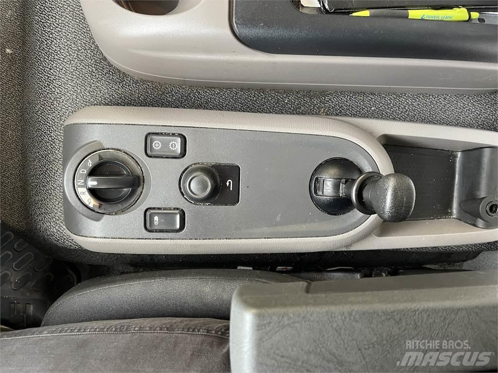 DAF LF230 Sunkvežimiai su dengtu kėbulu