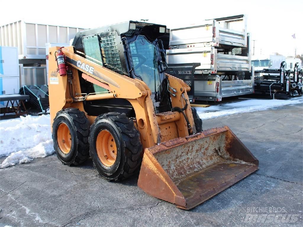 CASE 440 Transportas - Kita
