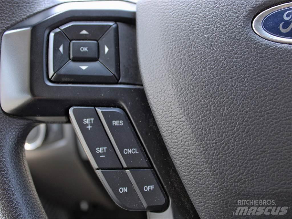 Ford F-650 Sunkvežimiai su dengtu kėbulu