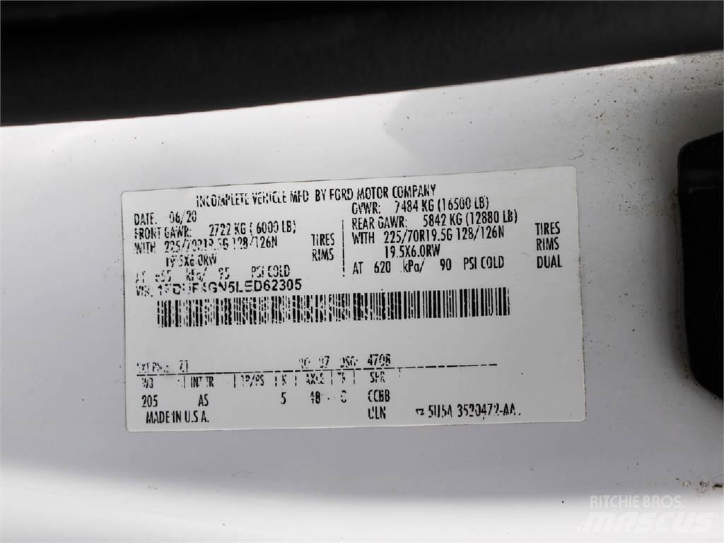 Ford F450 Sunkvežimiai su dengtu kėbulu