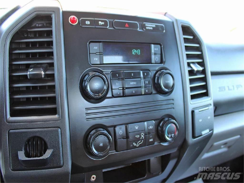 Ford F550 Ant vilkikų montuojamos kėlimo platformos