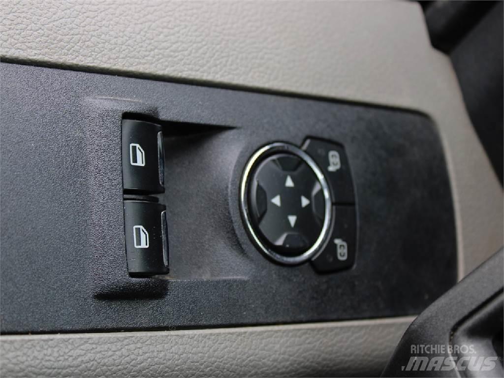 Ford F550 Ant vilkikų montuojamos kėlimo platformos