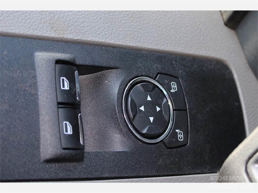 Ford F550 Ant vilkikų montuojamos kėlimo platformos