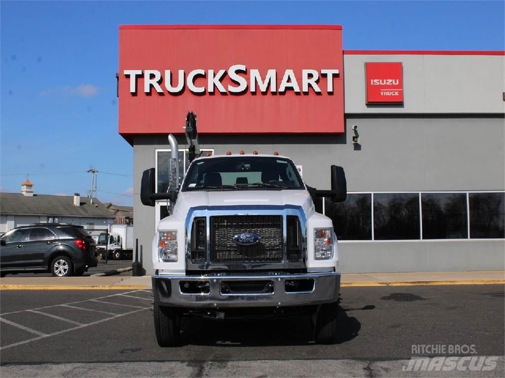 Ford F750 Pagalbos kelyje automobiliai