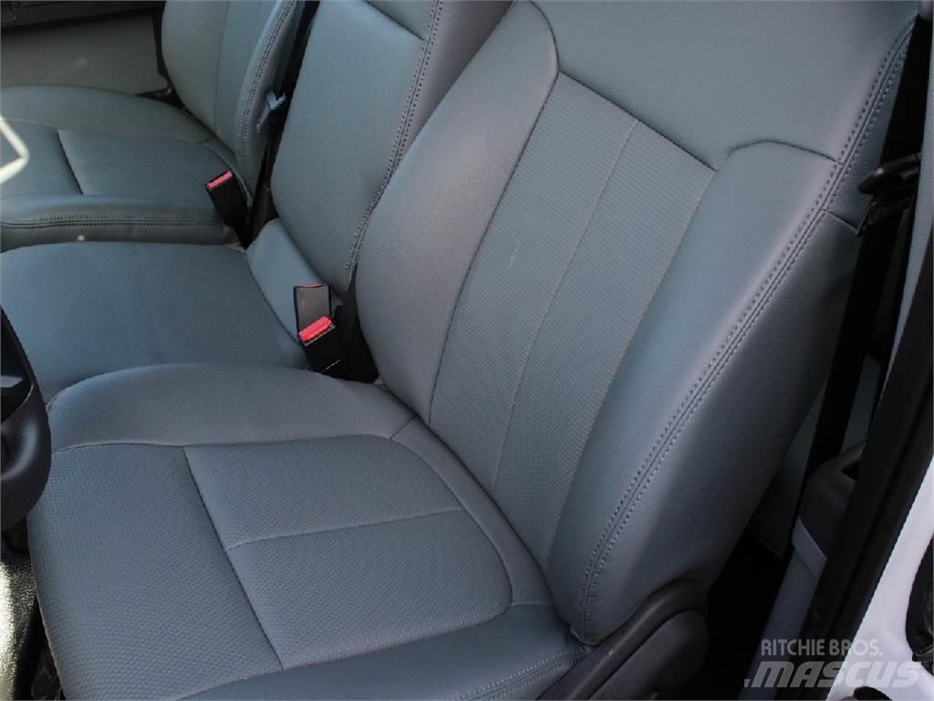 Ford F750 Pagalbos kelyje automobiliai