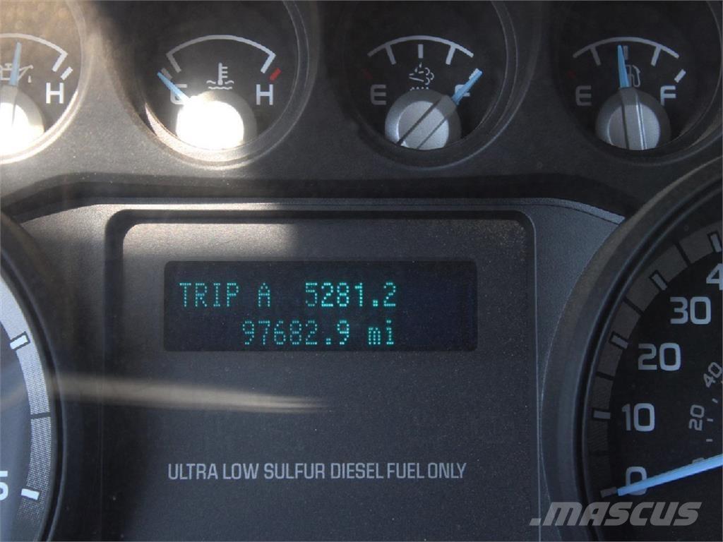Ford F750 Savivarčių priekabų vilkikai