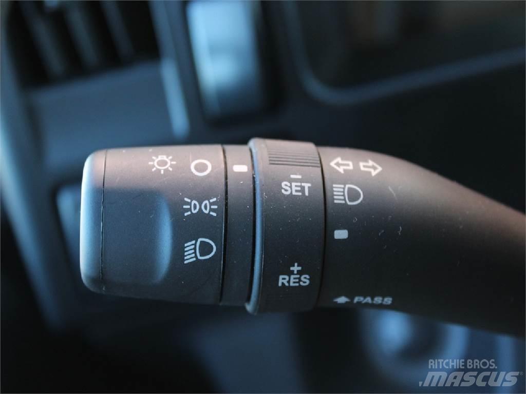 Isuzu NPR-HD Sunkvežimiai su dengtu kėbulu