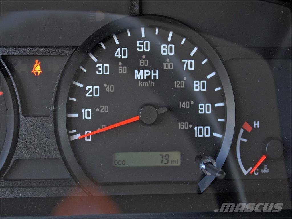 Isuzu NPR-HD Sunkvežimiai su dengtu kėbulu