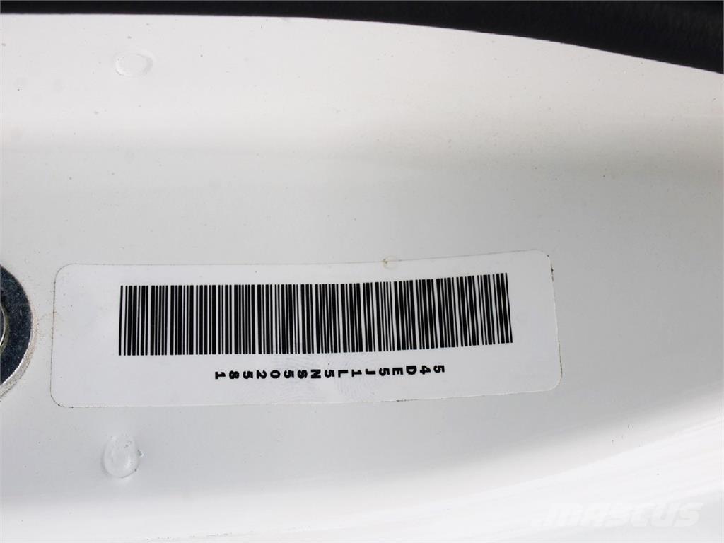 Isuzu NQR Savivarčių priekabų vilkikai