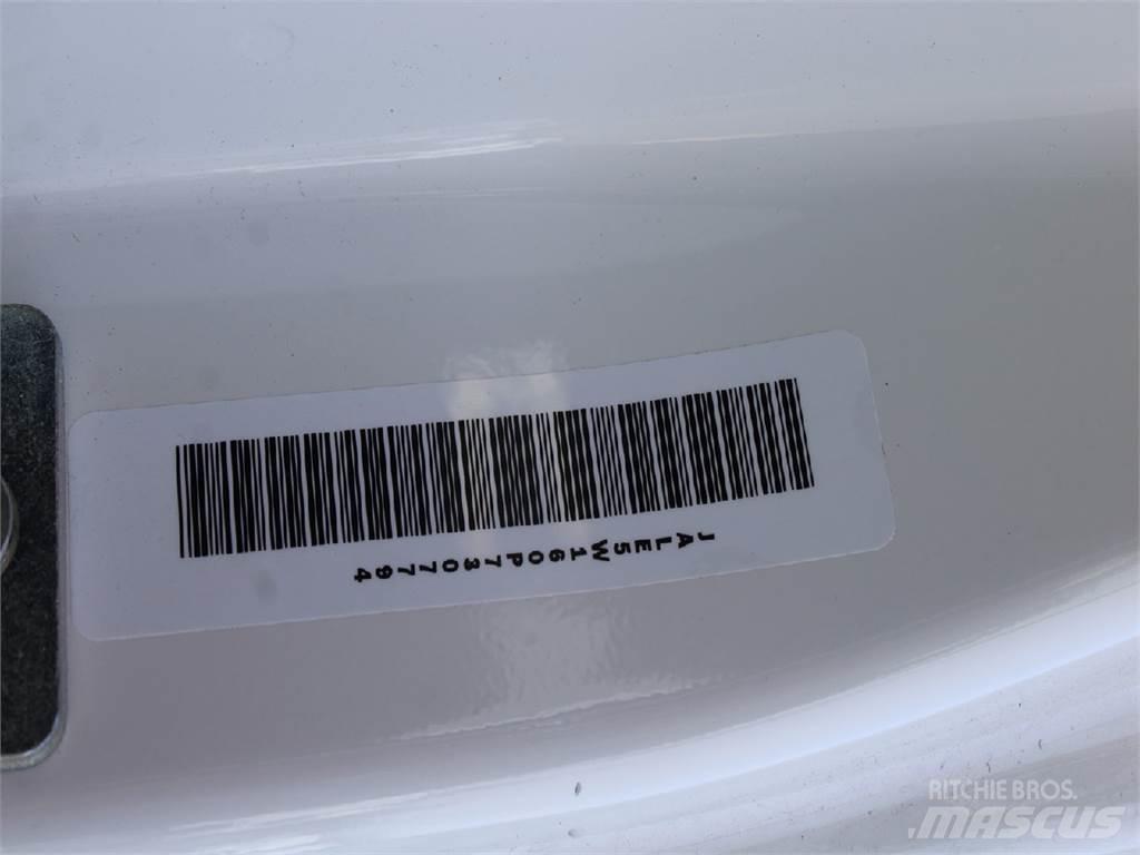 Isuzu NRR Sunkvežimiai su dengtu kėbulu