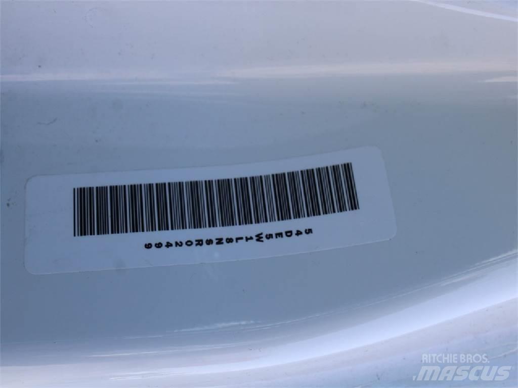 Isuzu NRR Sunkvežimiai su dengtu kėbulu