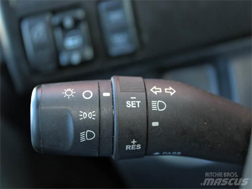 Isuzu NRR Sunkvežimiai su dengtu kėbulu