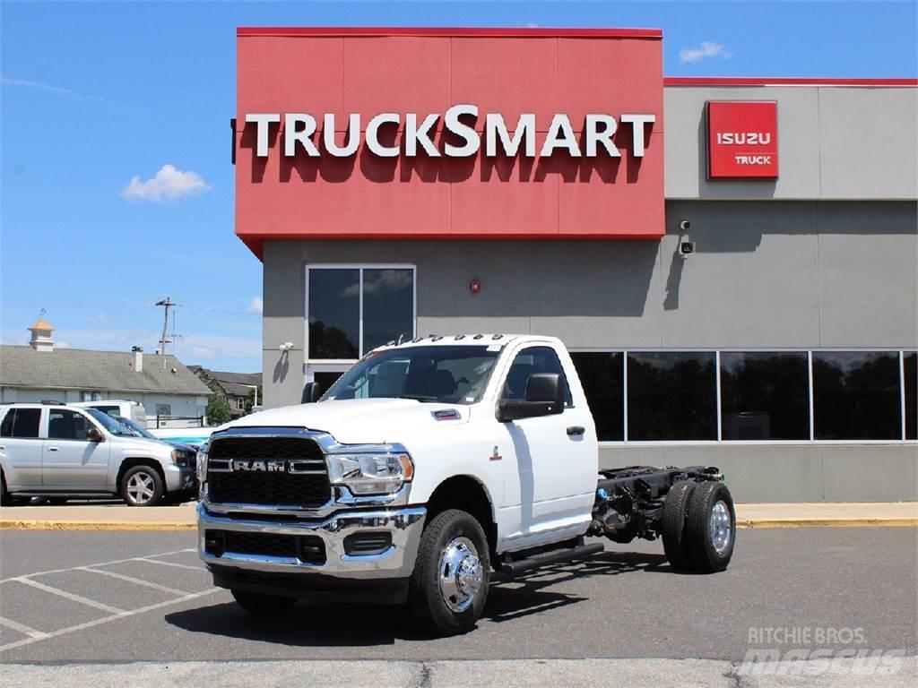 RAM 3500 Savivarčių priekabų vilkikai