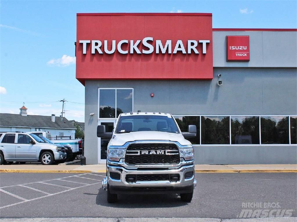 RAM 3500 Savivarčių priekabų vilkikai