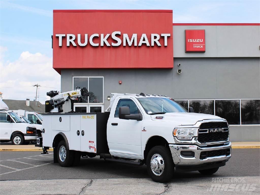 RAM 3500 Pagalbos kelyje automobiliai