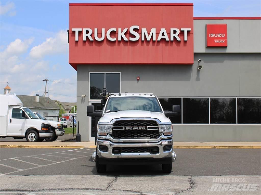 RAM 3500 Pagalbos kelyje automobiliai