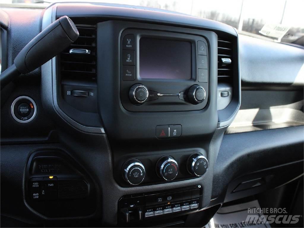 RAM 5500 Savivarčių priekabų vilkikai
