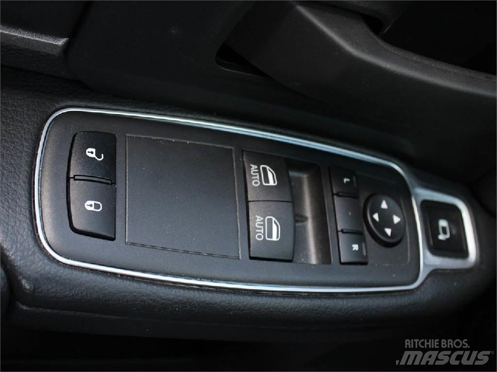 RAM 5500 Ant vilkikų montuojamos kėlimo platformos