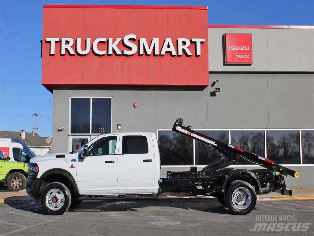 RAM 5500 Savivarčių priekabų vilkikai