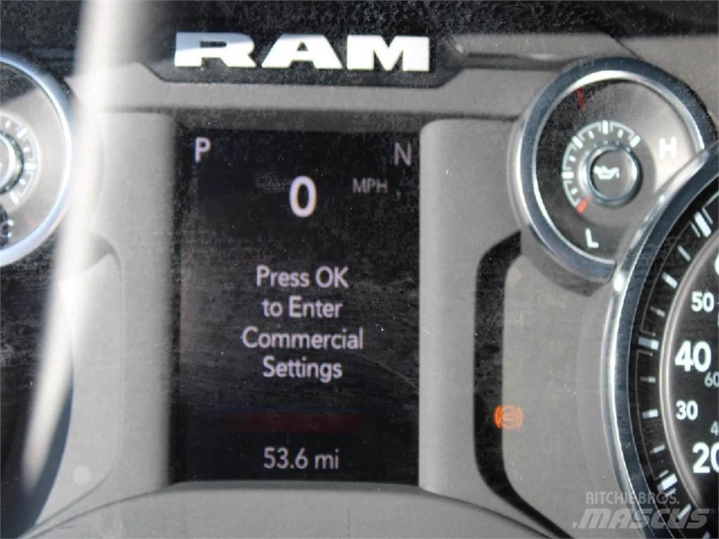 RAM 5500 Sunkvežimiai su keliamuoju kabliu