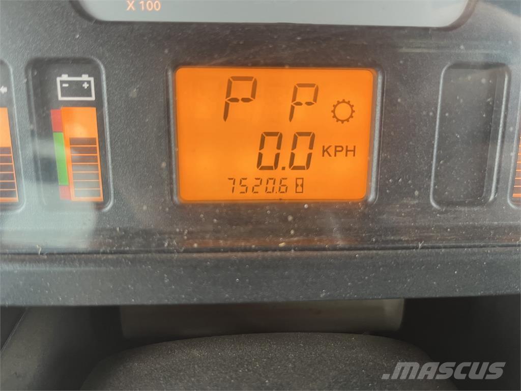 Challenger MT775E Traktoriai