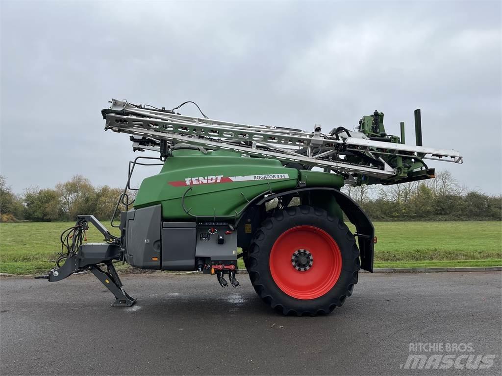 Fendt RG344 Prikabinami purkštuvai