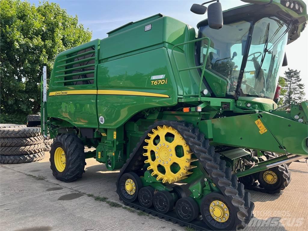 John Deere T670I Derliaus nuėmimo kombainai
