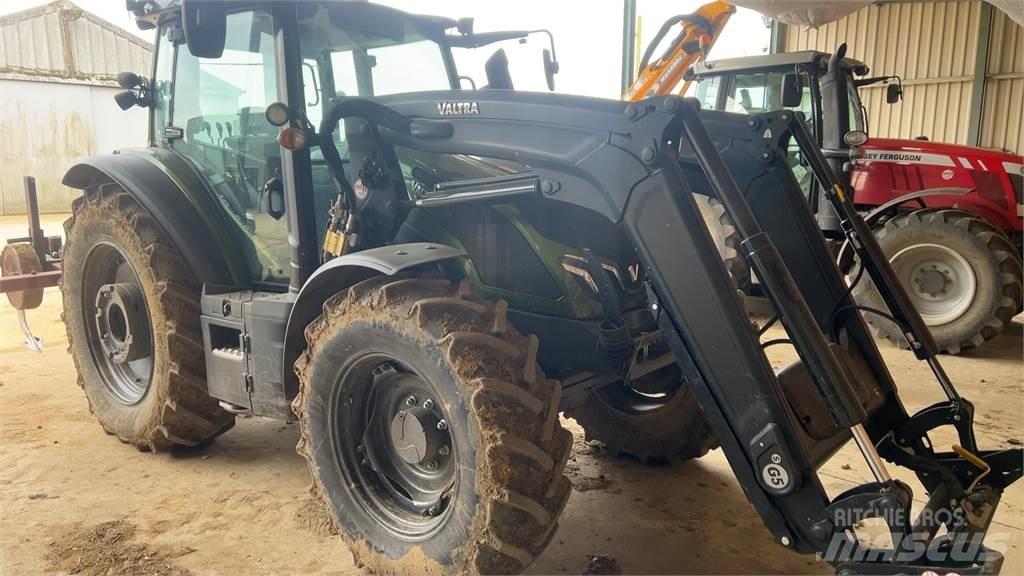 Valtra G135A Traktoriai