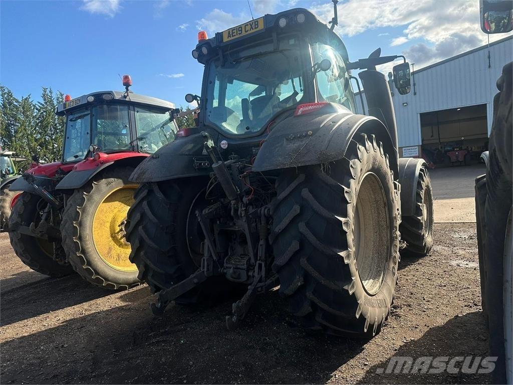 Valtra T234D Traktoriai