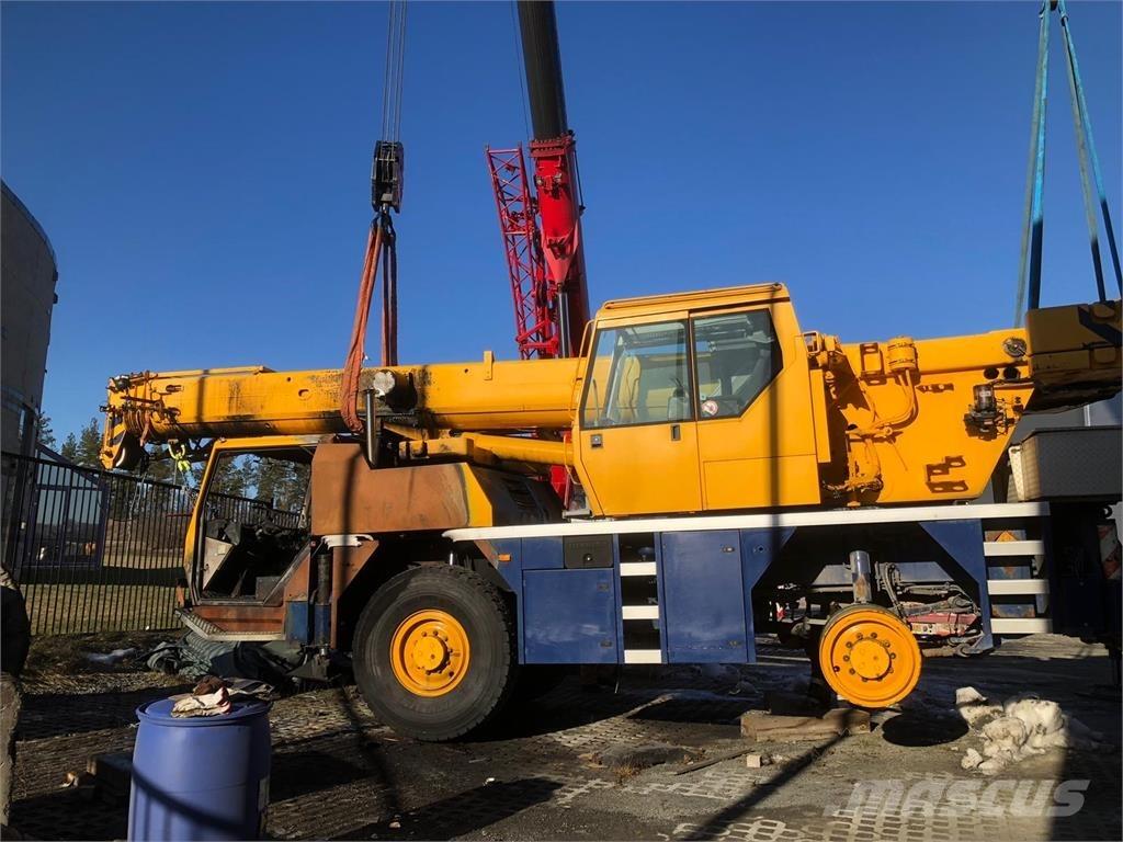 Liebherr LTM 1030-2 Visureigiai kranai