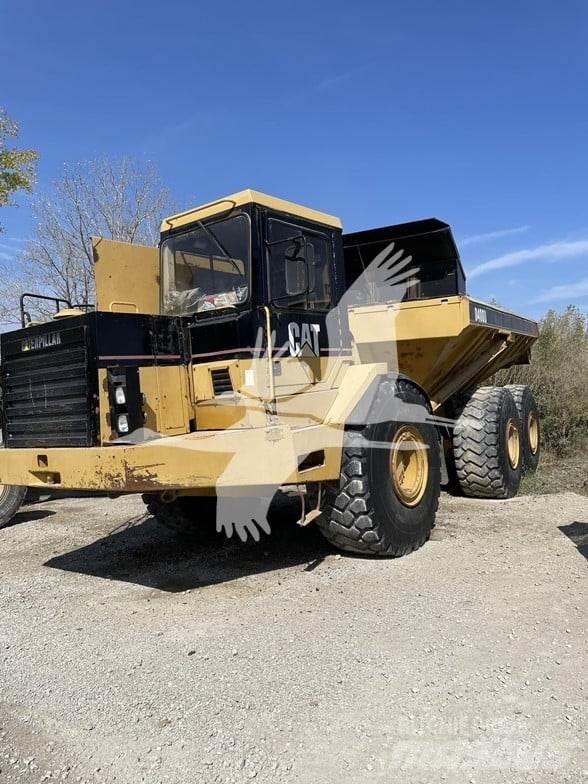 CAT D400D Karjeriniai savivarčiai
