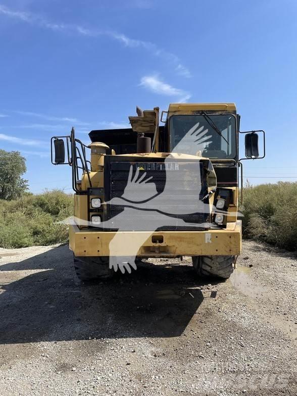 CAT D400D Karjeriniai savivarčiai