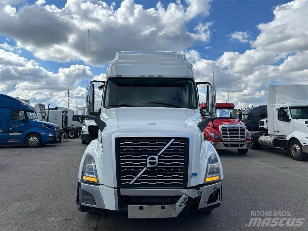 Volvo VNL Naudoti vilkikai