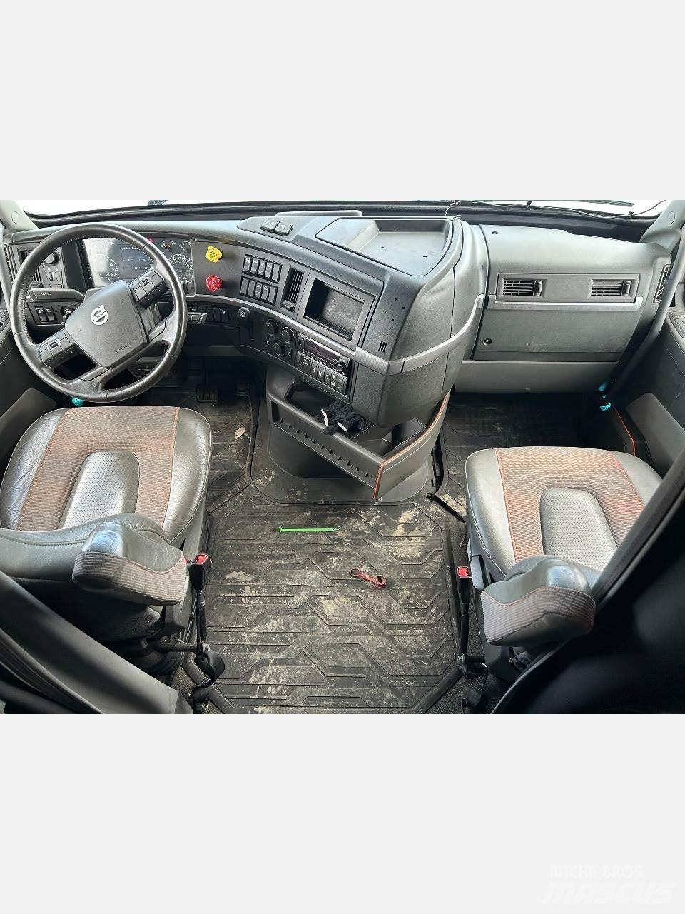 Volvo VNL Naudoti vilkikai