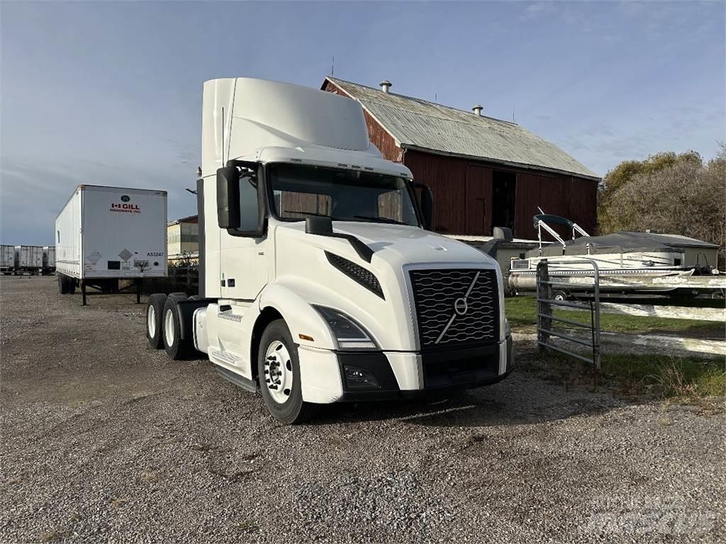 Volvo VNL300 Naudoti vilkikai