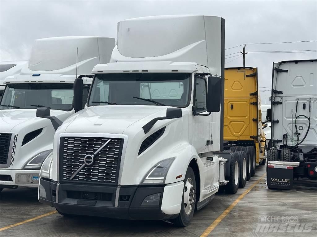 Volvo VNL300 Naudoti vilkikai