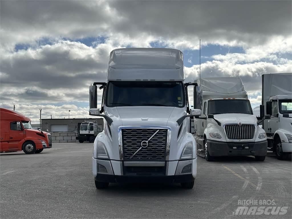 Volvo VNL760 Naudoti vilkikai