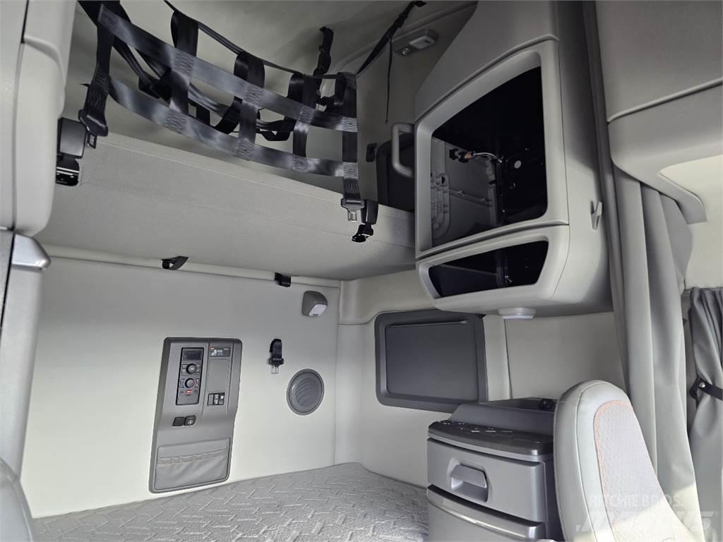 Volvo VNL760 Naudoti vilkikai