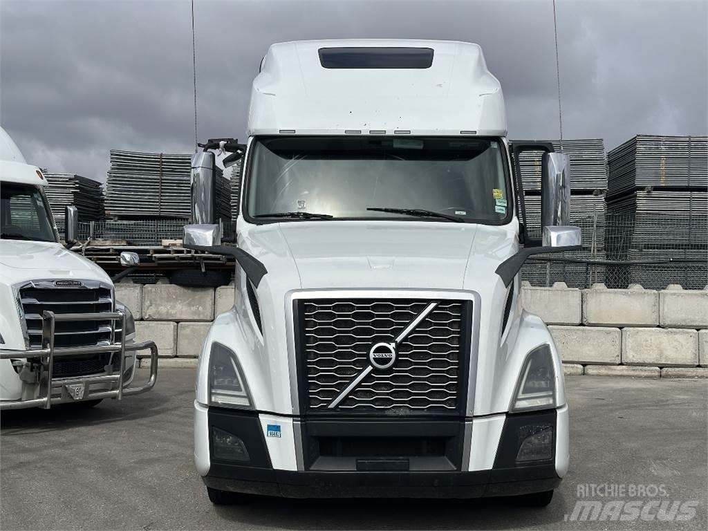 Volvo VNL760 Naudoti vilkikai